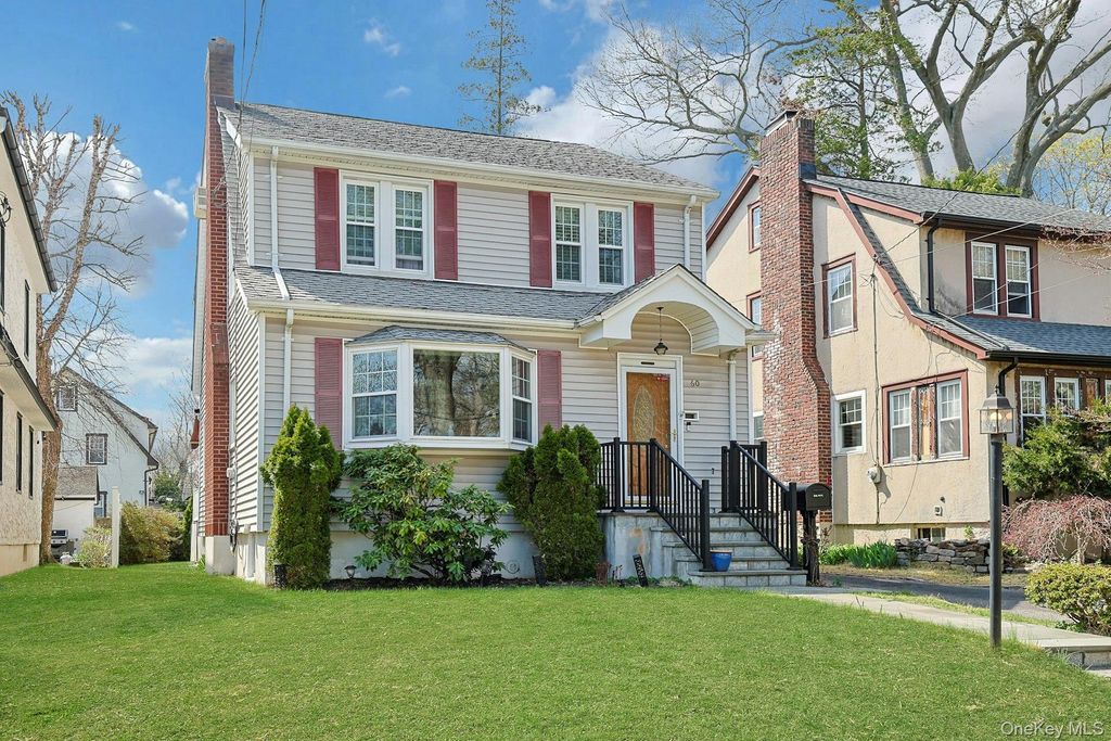 Photo of 60 Westwood Avenue, New Rochelle, NY 10801 (MLS # 987329)