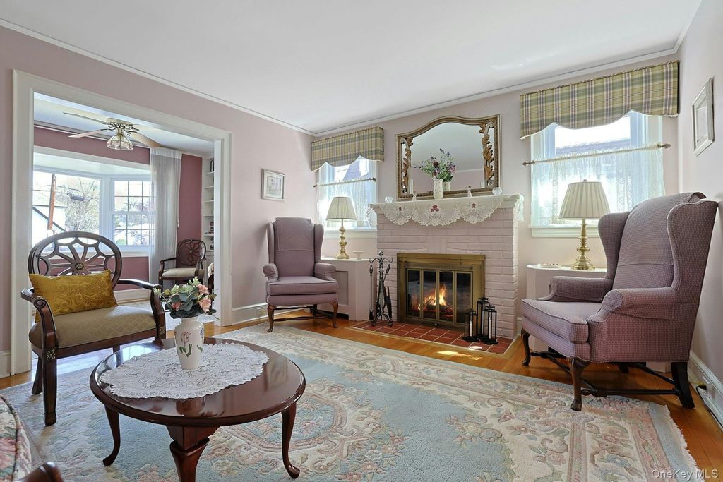 Photo of 60 Westwood Avenue, New Rochelle, NY 10801 (MLS # 987329)