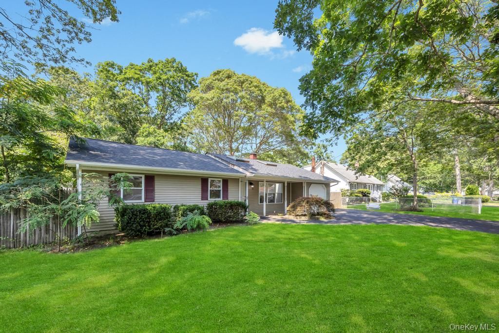 Photo of 11 Edwards Road, Mastic Beach, NY 11951 (MLS # 941441)