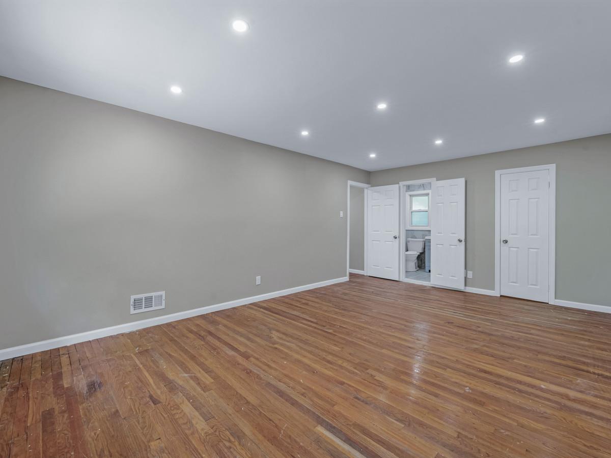 26 Saxon Street, Melville, New York image 13