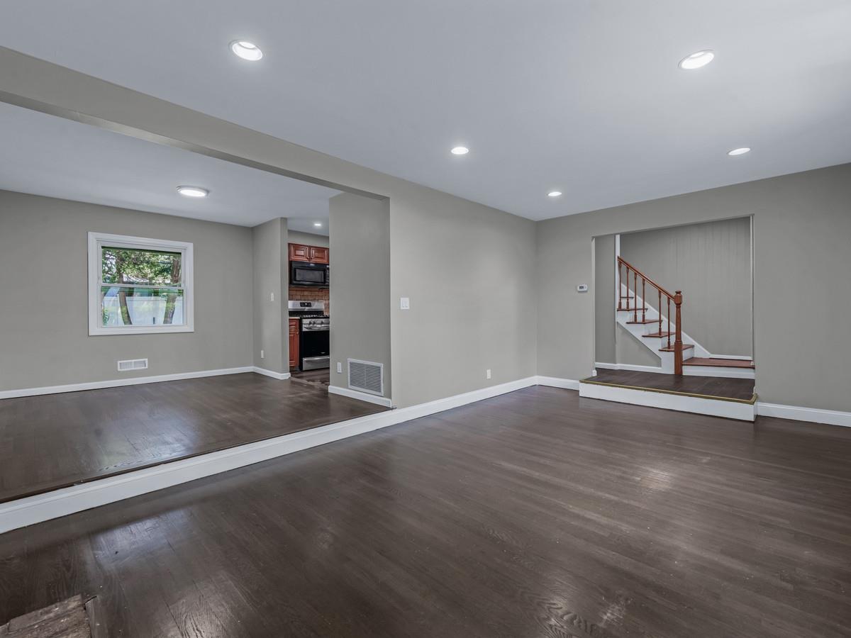 26 Saxon Street, Melville, New York image 4