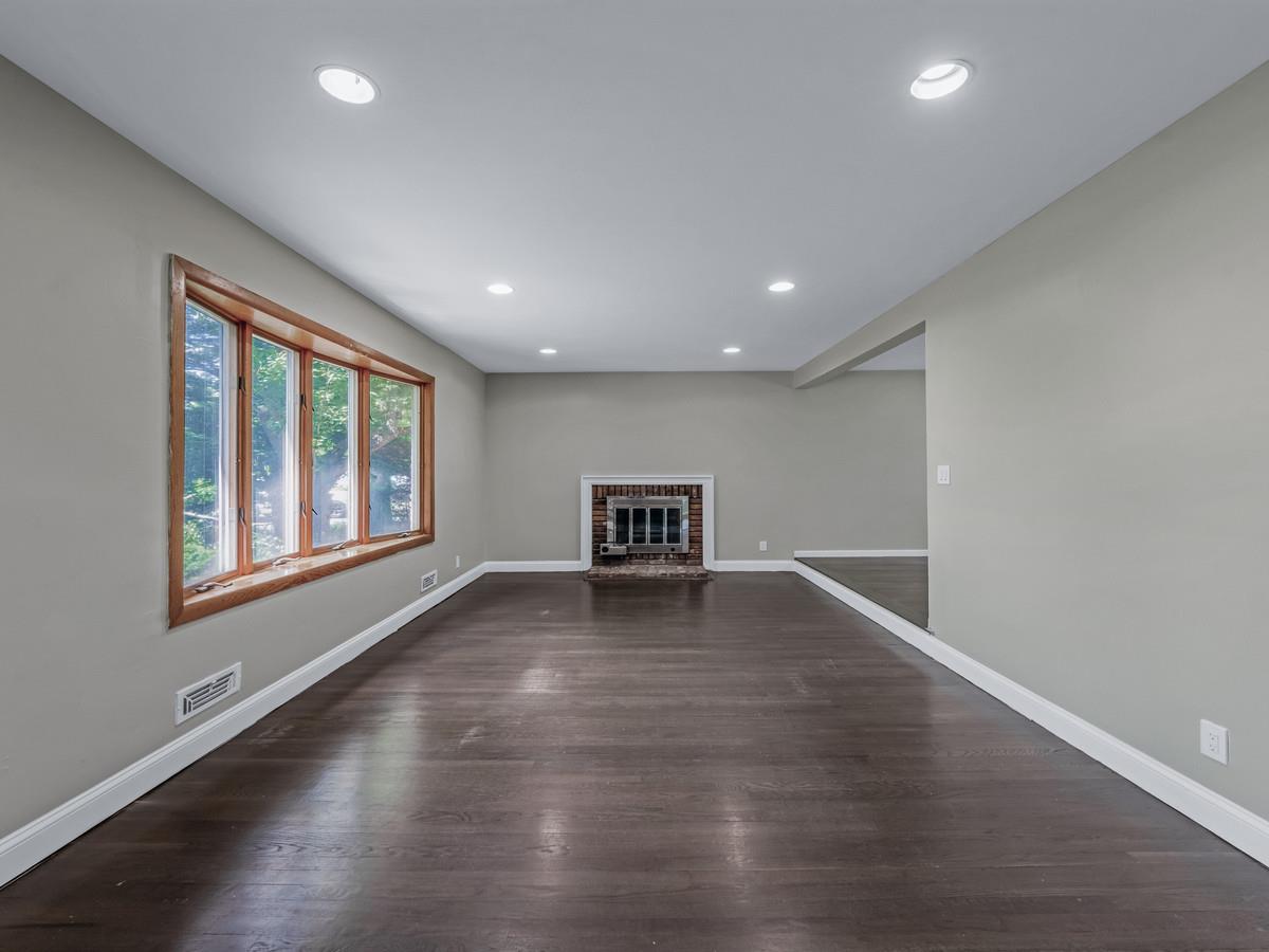 26 Saxon Street, Melville, New York image 3