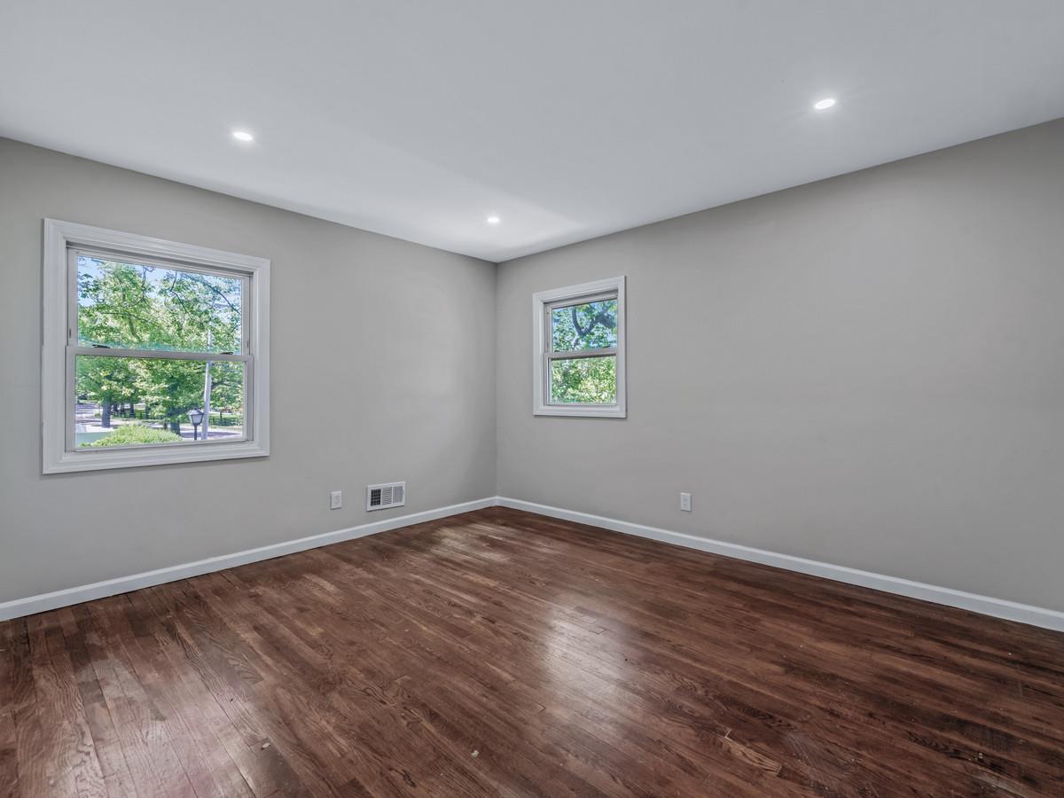 26 Saxon Street, Melville, New York image 18
