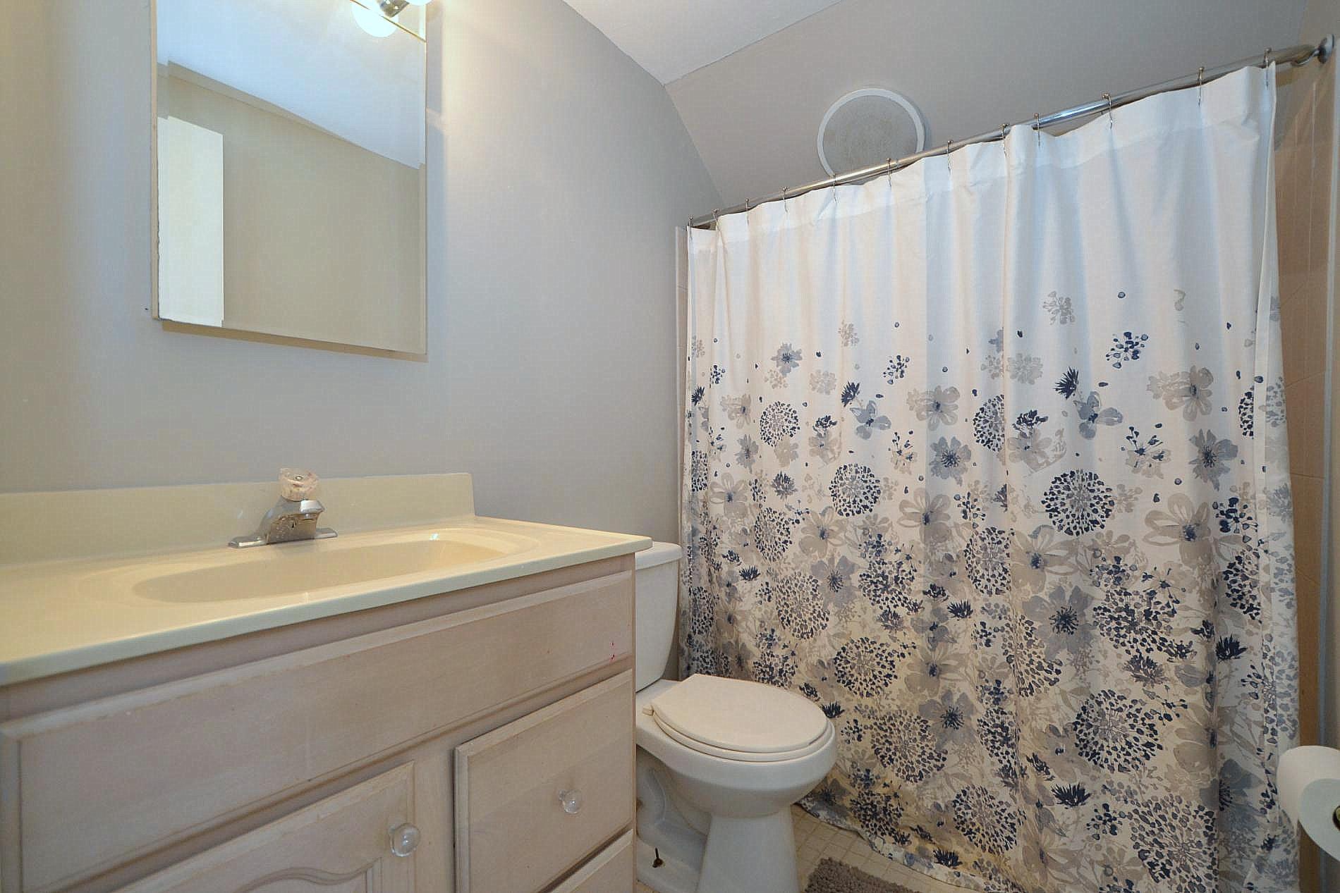 22 Honeysuckle Lane, Holtsville, New York image 12