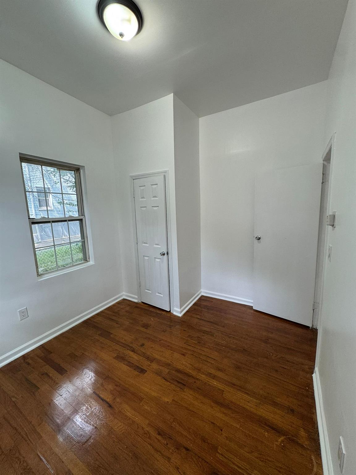 131 W Sandford Boulevard