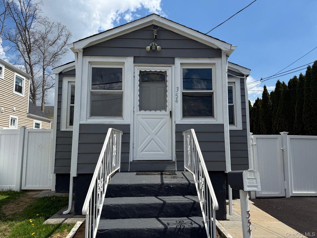Photo of 354 Beachview Street, Copiague, NY 11726 (MLS # 1056924)