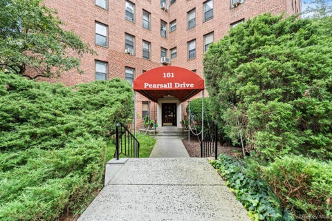 Homes For Sale - 161 Pearsall Drive #4B<br/> Westchester County, Mount Vernon, NY 10552