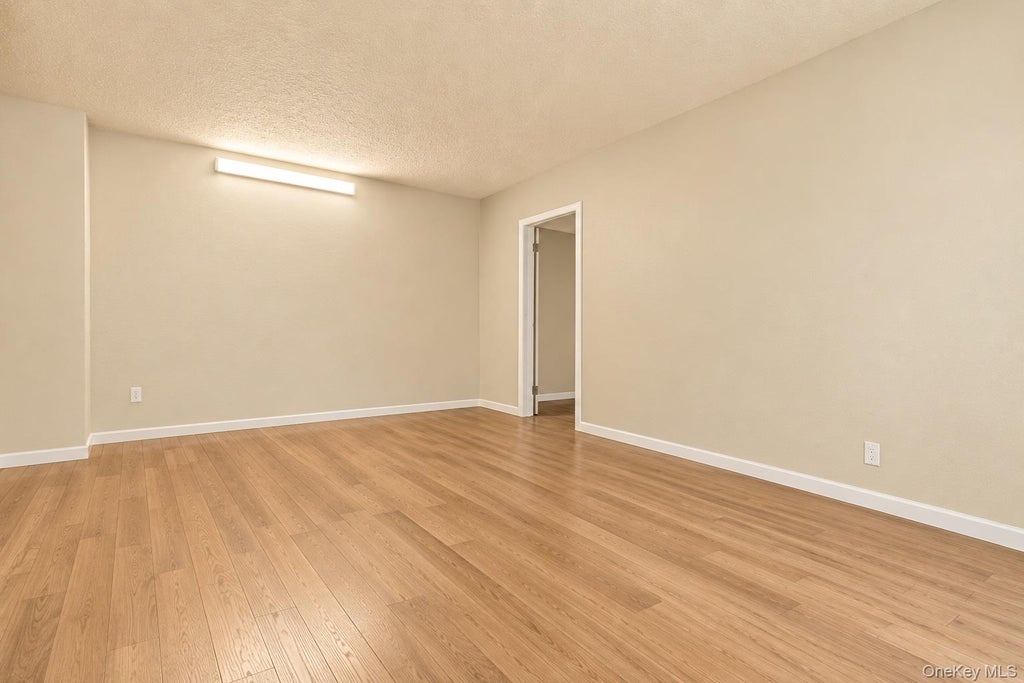 Photo of 161 Pearsall Drive #4B, Mount Vernon, NY 10552 (MLS # 1047395)