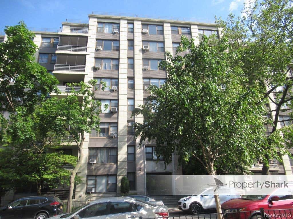 Photo of 98-25 64th Road #6F, Rego Park, NY 11374 (MLS # 1019587)