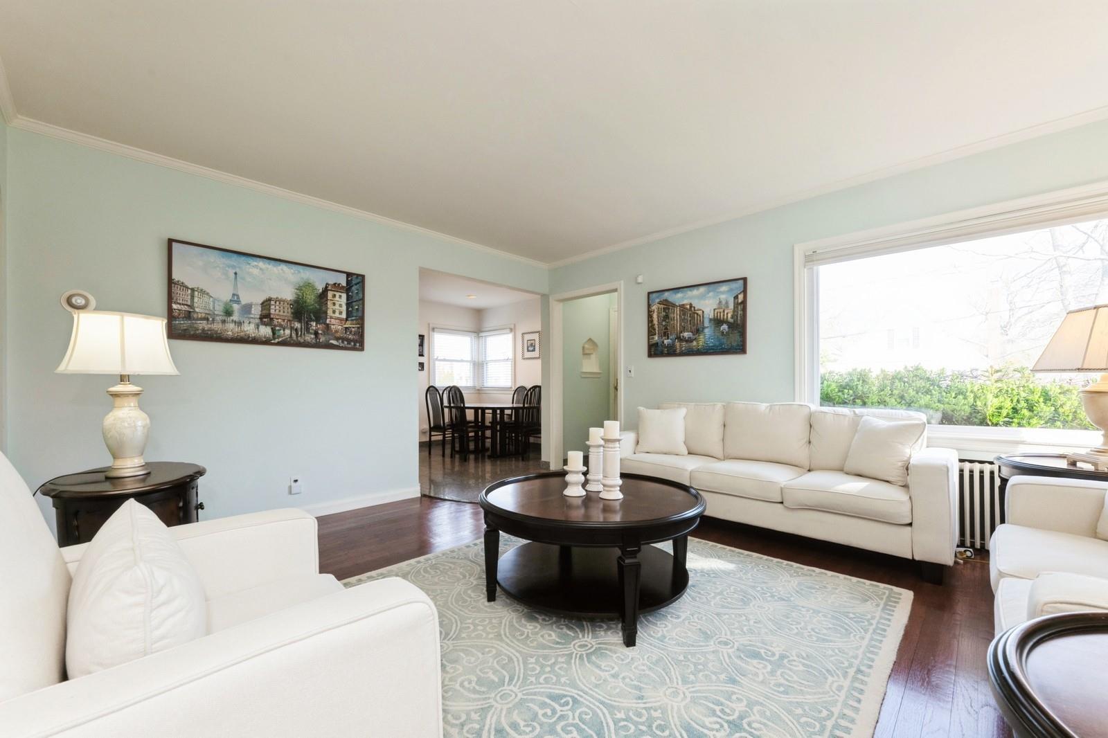 52 Baxter Avenue, New Hyde Park, New York image 3
