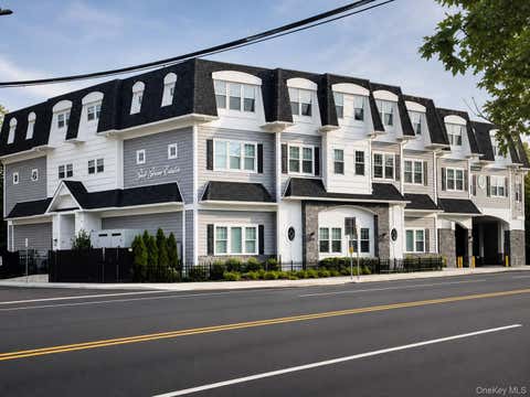 Apartment For Rent - GAIL GRACE ESTATES 840 Montauk Hwy<br/> Suffolk County, Copiague, NY 11726