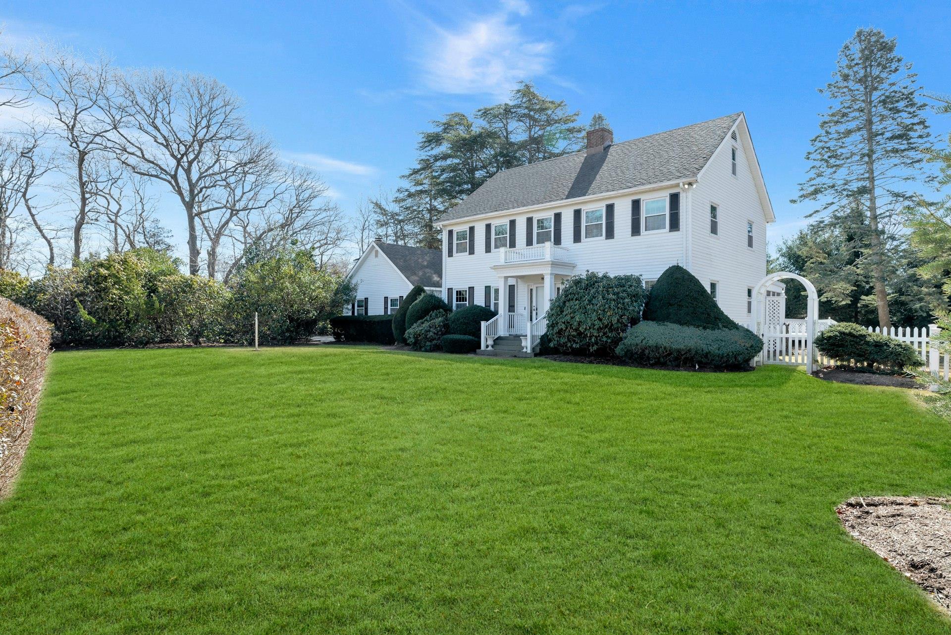 Rental Property at Sleepy Hollow Lane, Southold, Hamptons, NY - Bedrooms: 4 
Bathrooms: 3  - $30,000 MO.
