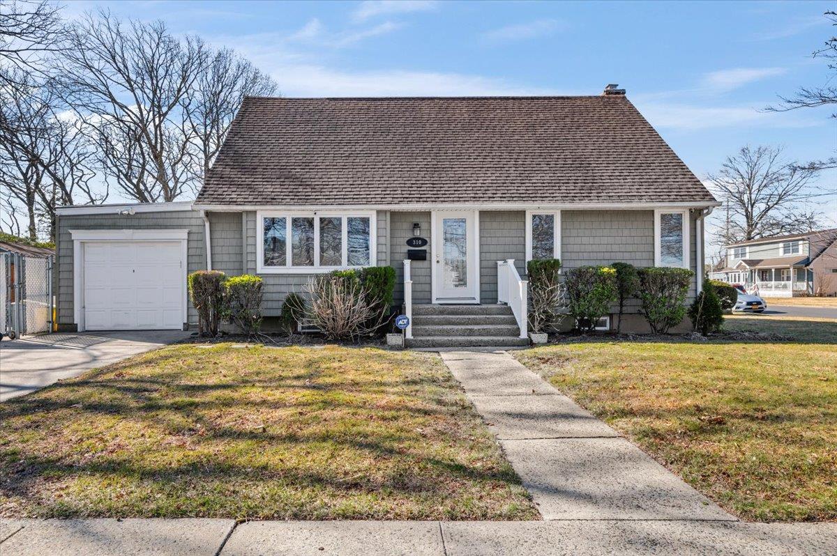 310 Clark Boulevard, Massapequa Park, New York image 2