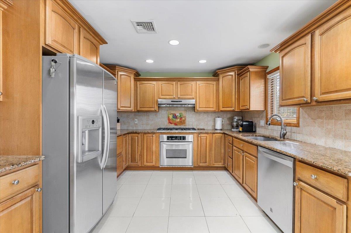 310 Clark Boulevard, Massapequa Park, New York image 10