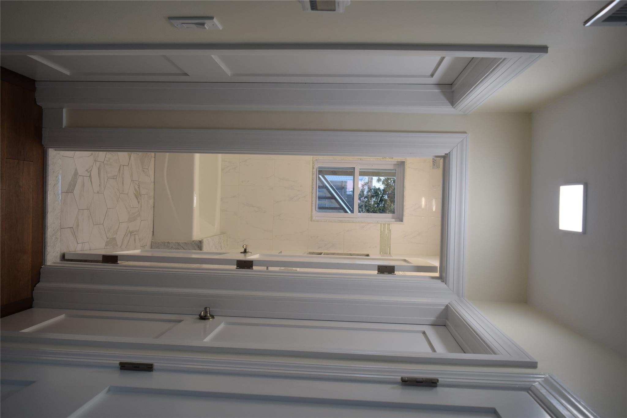 36 Woolsey Avenue, Glen Cove, New York image 15