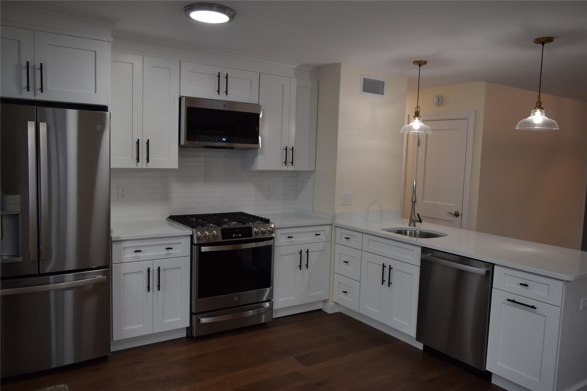 36 Woolsey Avenue, Glen Cove, New York image 10