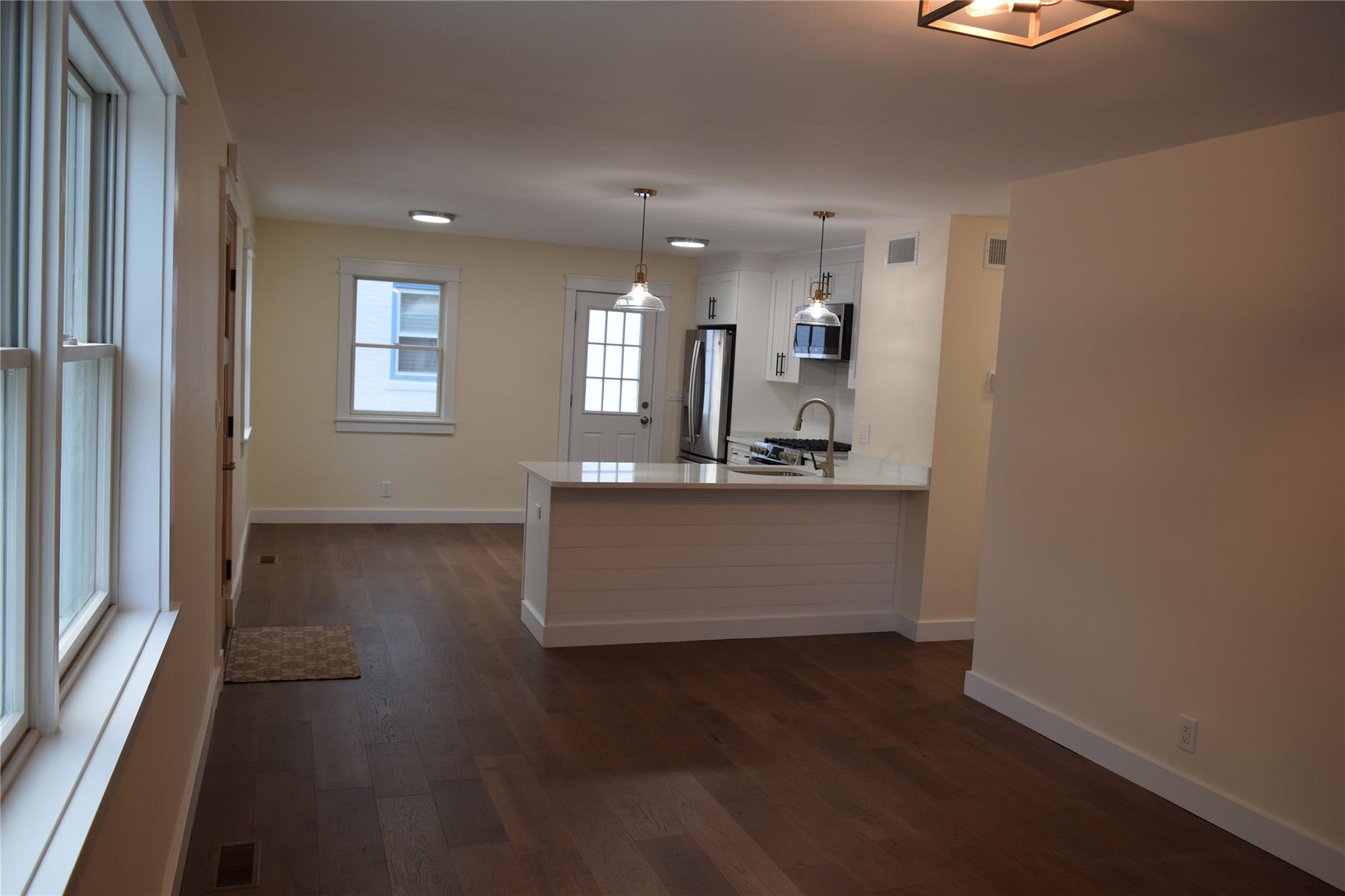36 Woolsey Avenue, Glen Cove, New York image 12