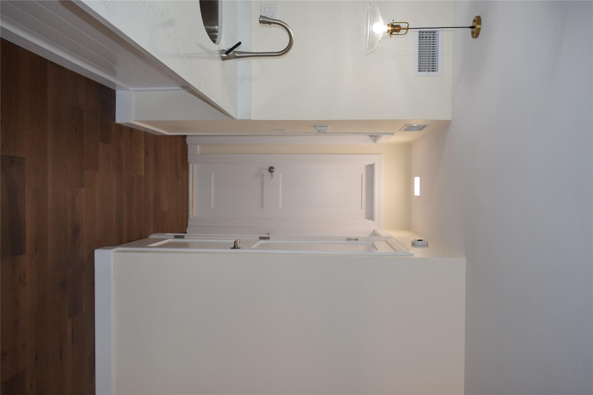 36 Woolsey Avenue, Glen Cove, New York image 13