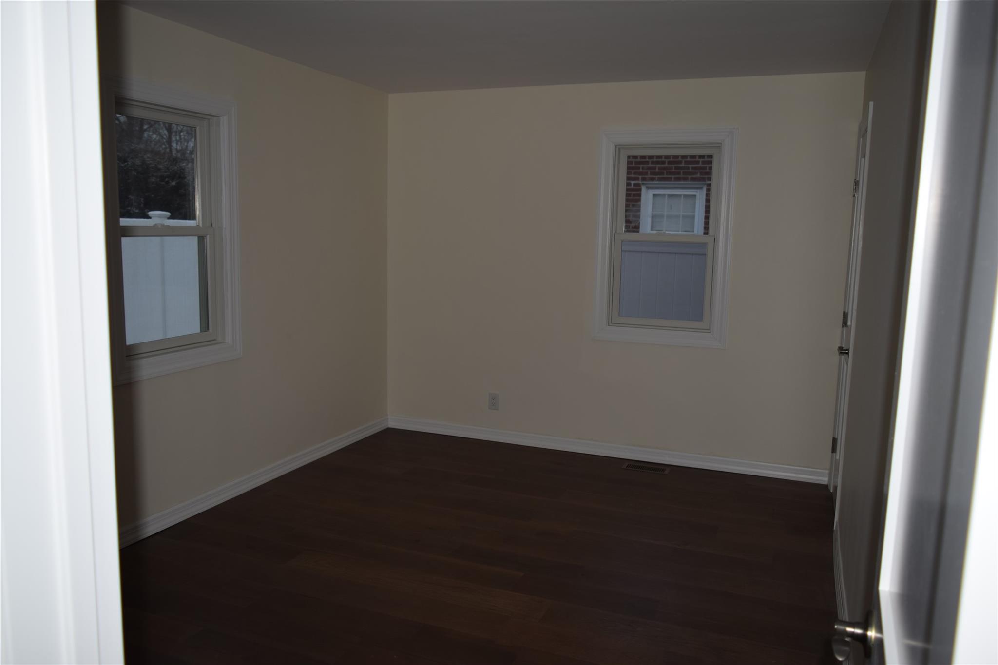 36 Woolsey Avenue, Glen Cove, New York image 22