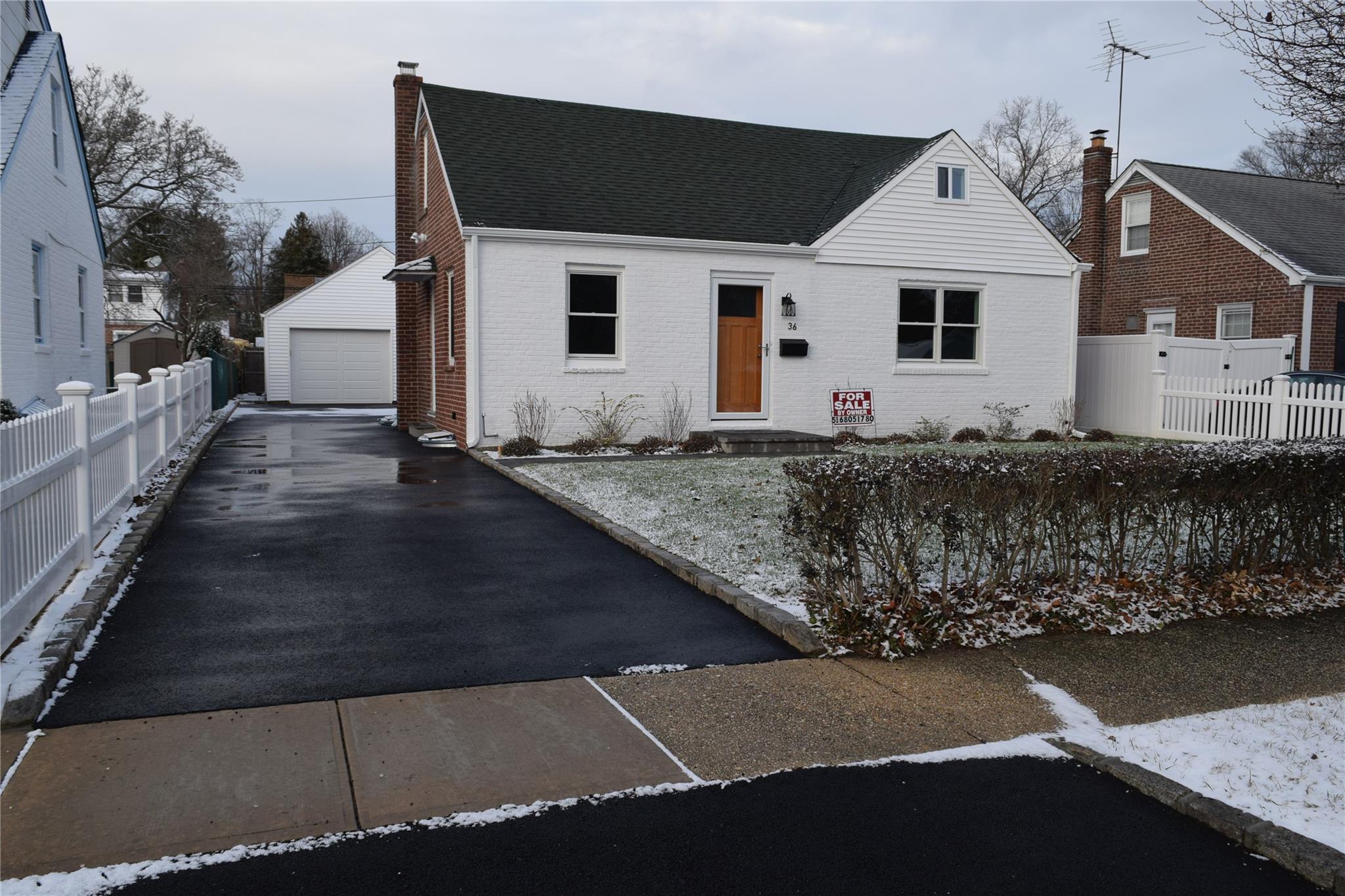 36 Woolsey Avenue, Glen Cove, New York image 3
