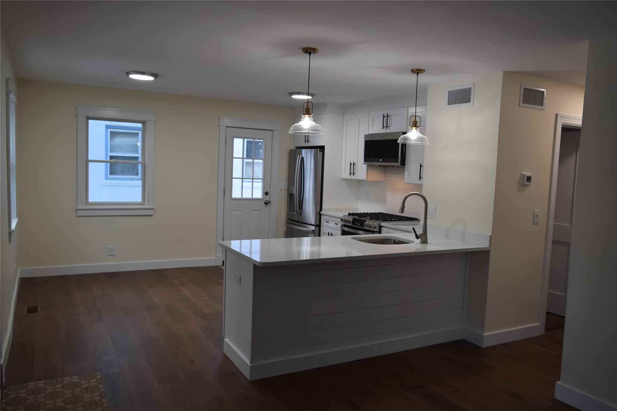 36 Woolsey Avenue, Glen Cove, New York image 35