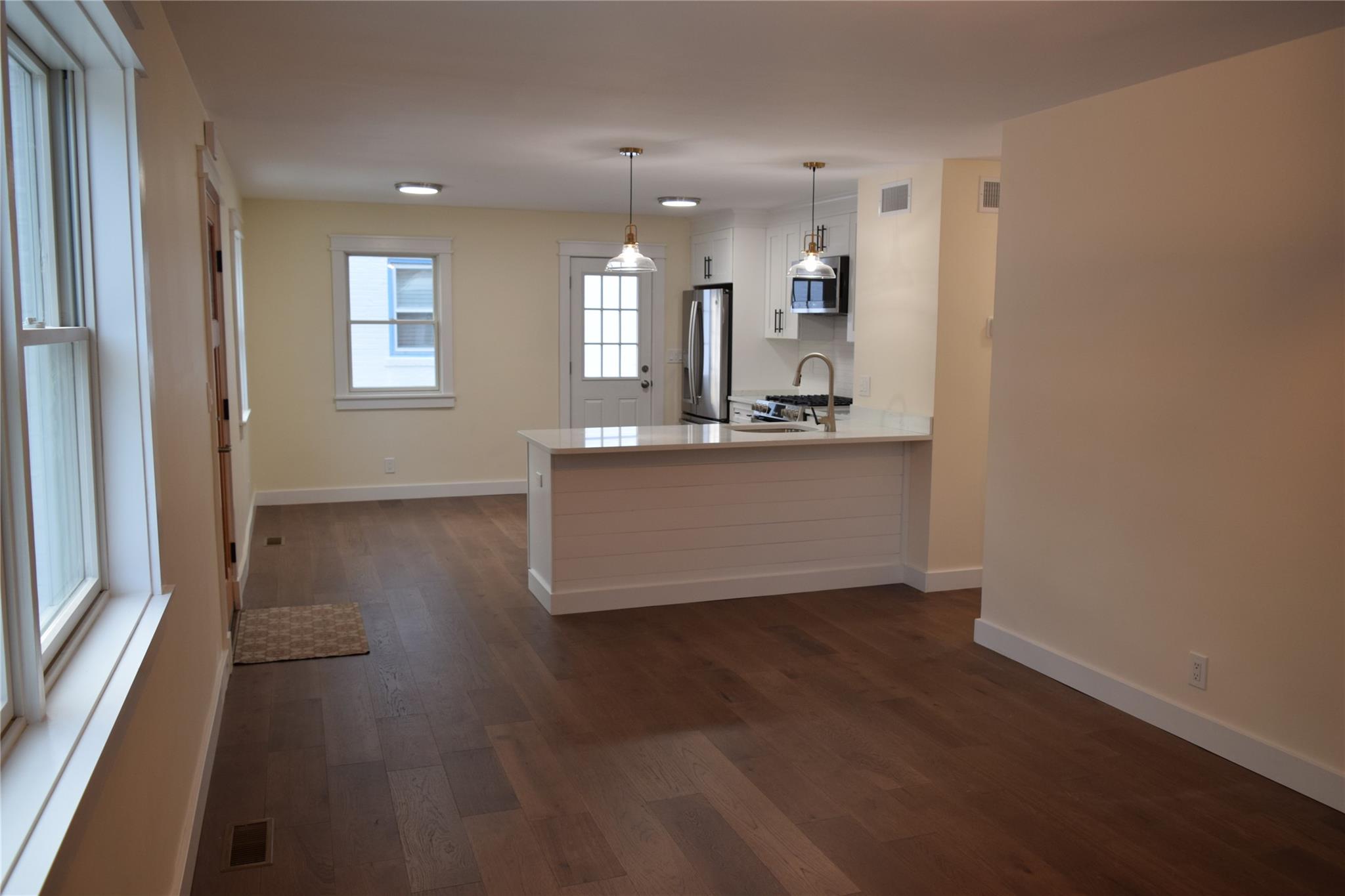 36 Woolsey Avenue, Glen Cove, New York image 14