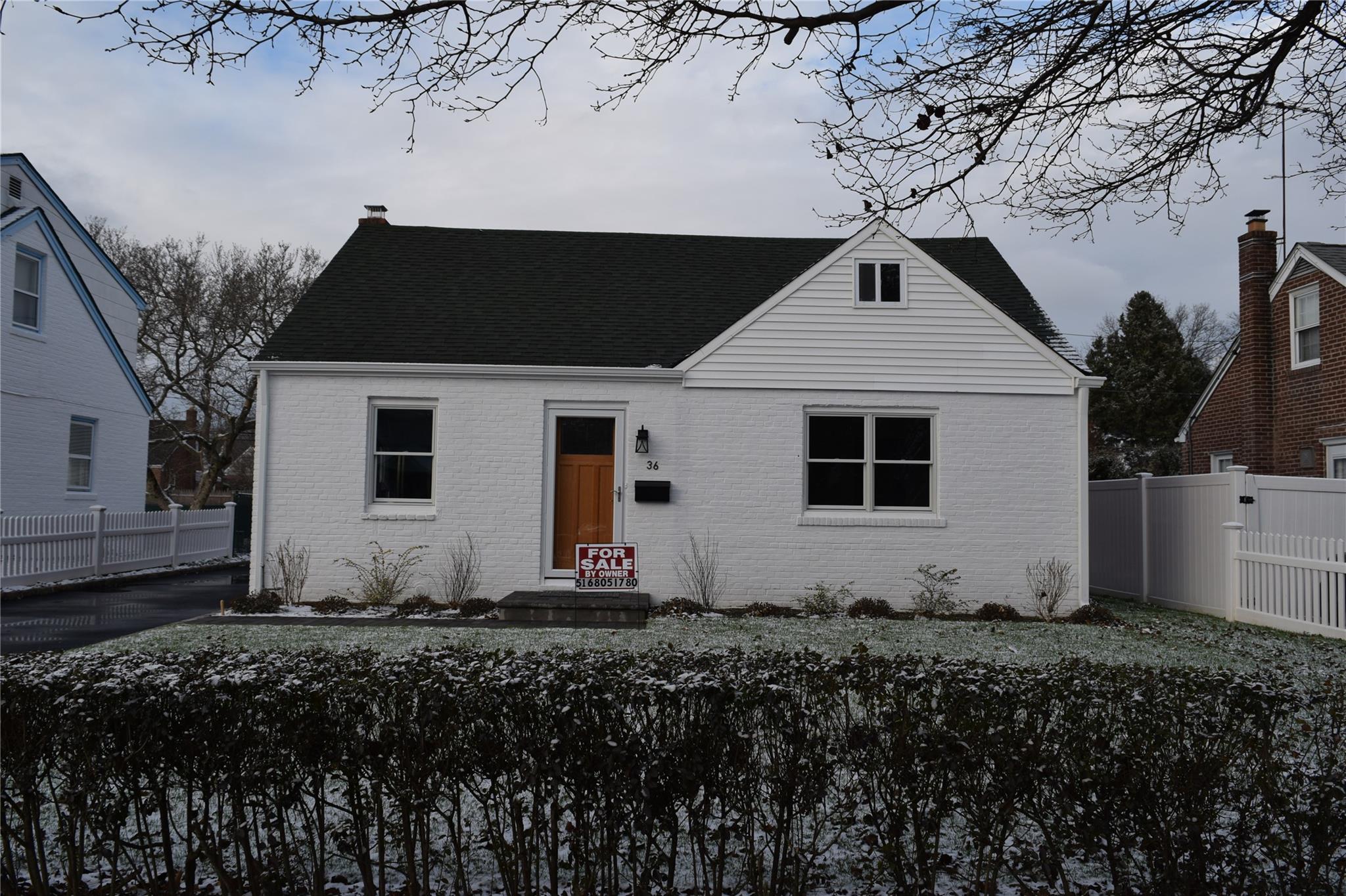36 Woolsey Avenue, Glen Cove, New York image 2