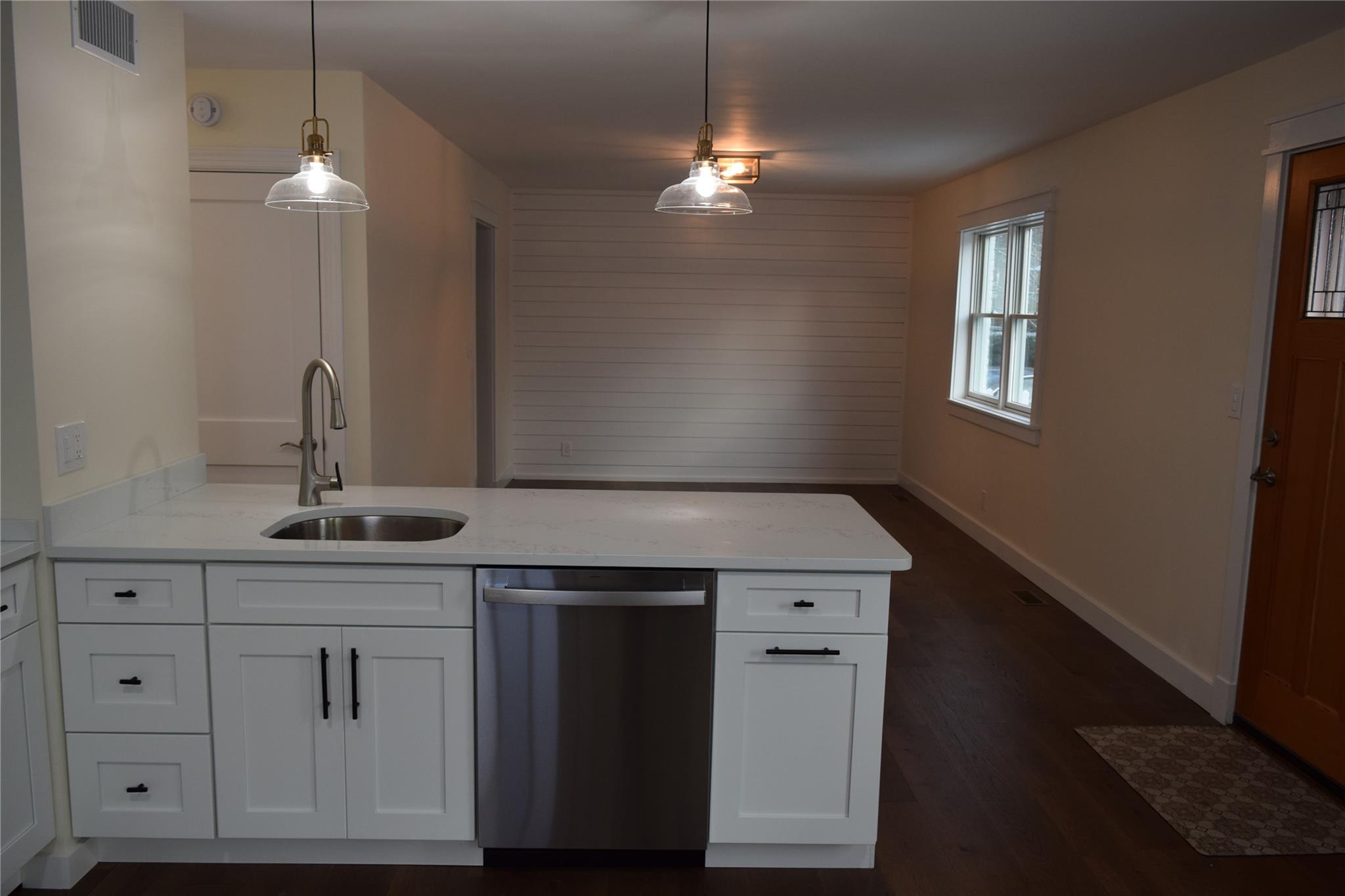36 Woolsey Avenue, Glen Cove, New York image 11