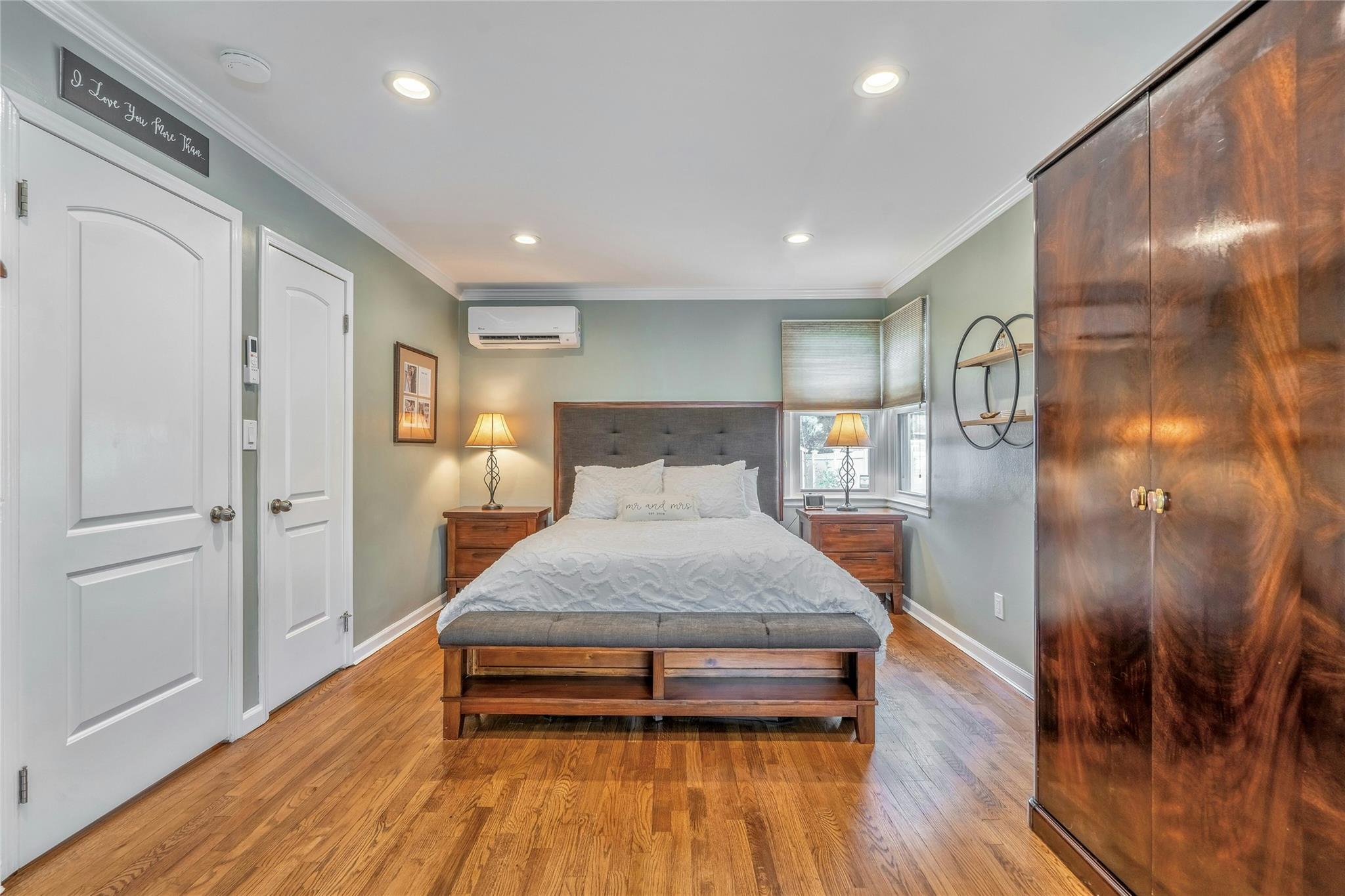 90 S Windhorst Avenue, Bethpage, New York image 20