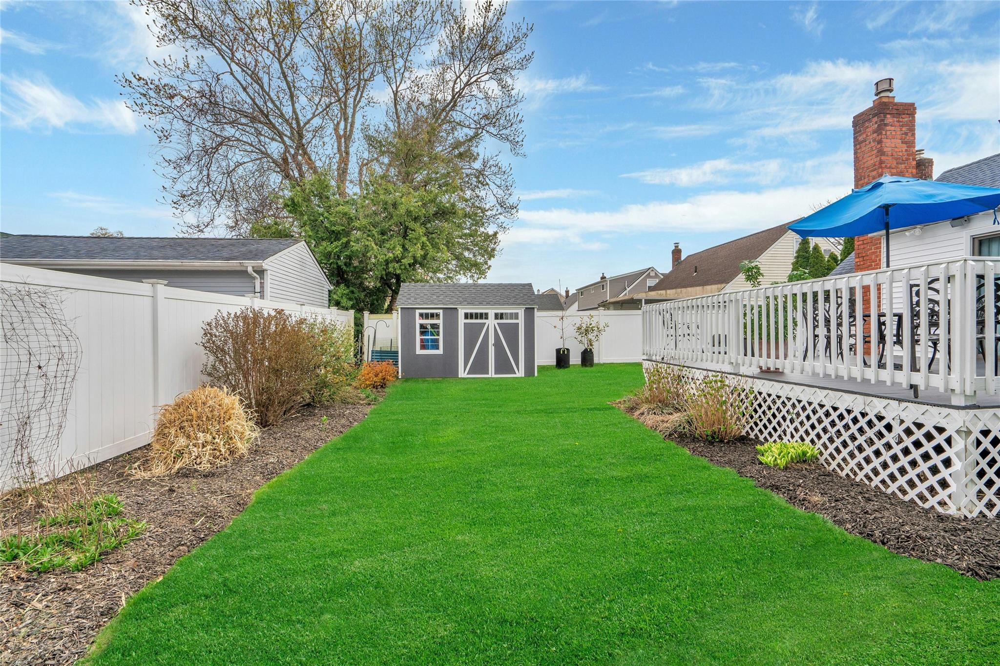 90 S Windhorst Avenue, Bethpage, New York image 36