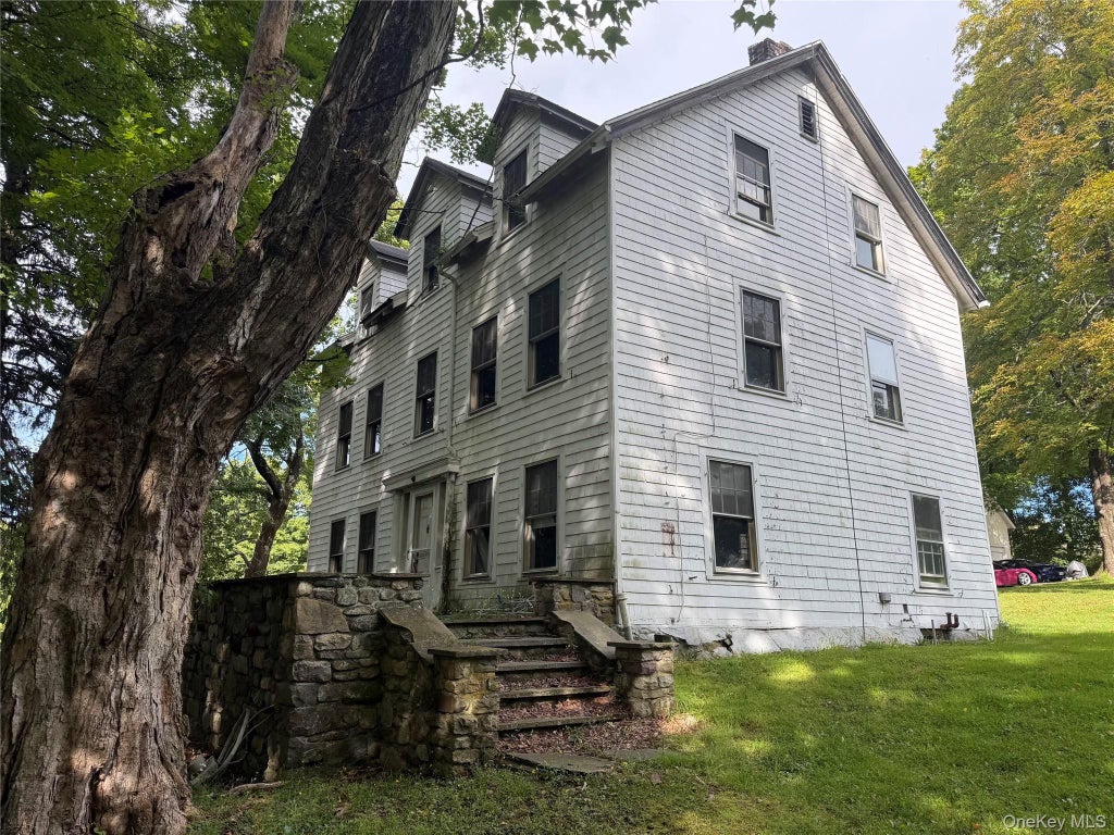 Photo of 280 Croton Avenue, Cortlandt Manor, NY 10567 (MLS # 1068420)