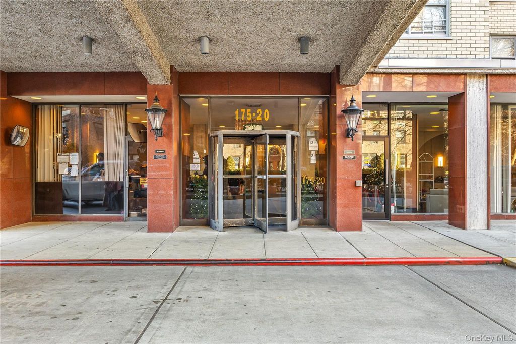 Photo of 175-20 Wexford Terrace #7D, Jamaica Estates, NY 11432 (MLS # 943760)