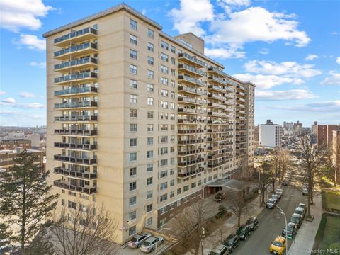 Photo of 175-20 Wexford Terrace #7D, Jamaica Estates, NY 11432 (MLS # 943760)
