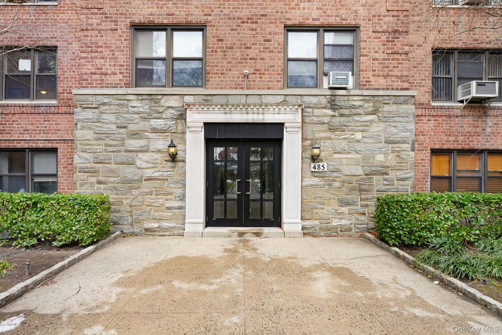 Photo of 485 E Lincoln Avenue #201, Mount Vernon, NY 10552 (MLS # 939495)