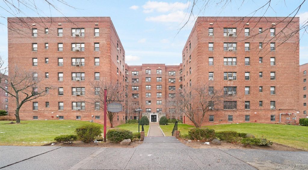 Photo of 485 E Lincoln Avenue #201, Mount Vernon, NY 10552 (MLS # 939495)