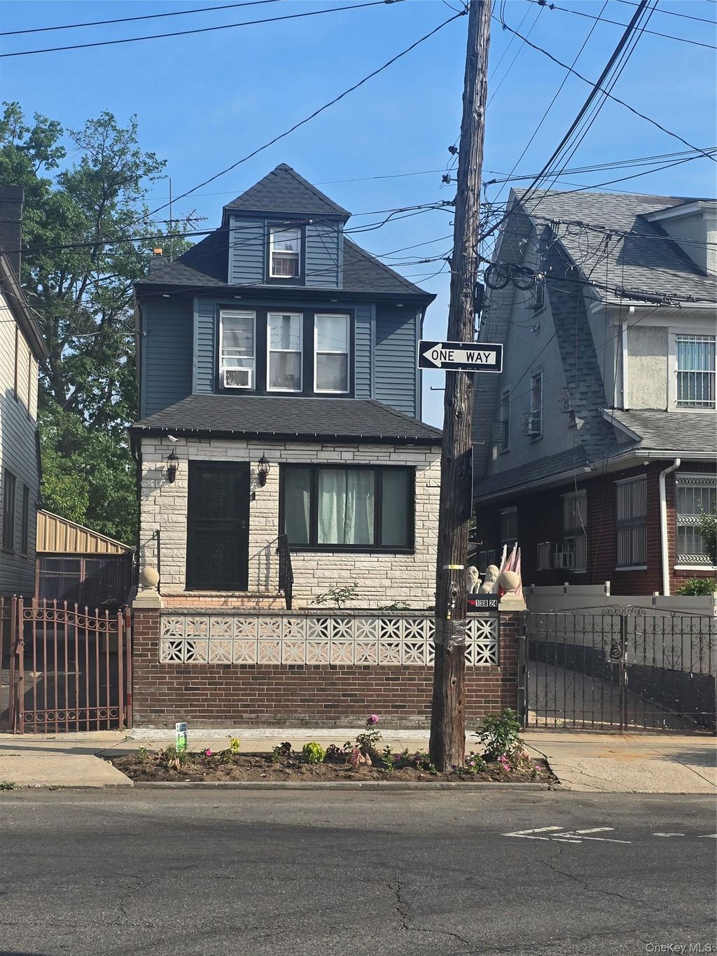 Photo of 138-24 95th Avenue, Jamaica, NY 11435 (MLS # 1011335)