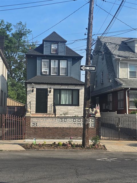 Homes For Sale - 138-24 95th Avenue<br/> Jamaica, NY 11435