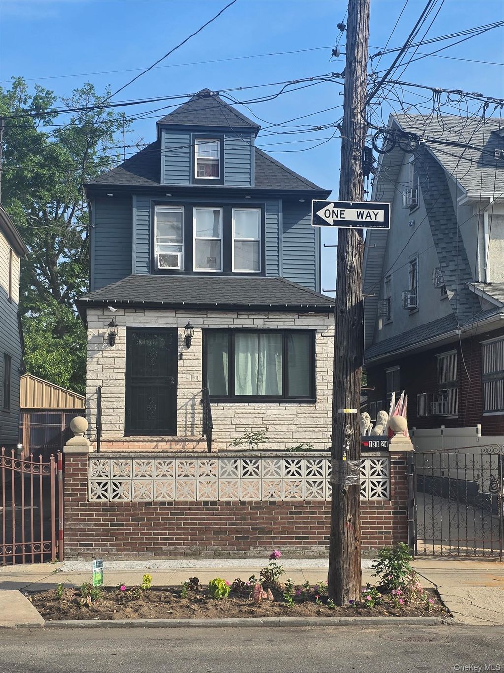 Photo of 138-24 95th Avenue, Jamaica, NY 11435 (MLS # 1011335)