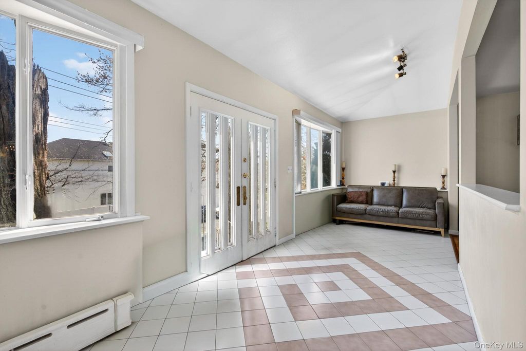 Photo of 189 Katan Avenue, Staten Island, NY 10308 (MLS # 987079)