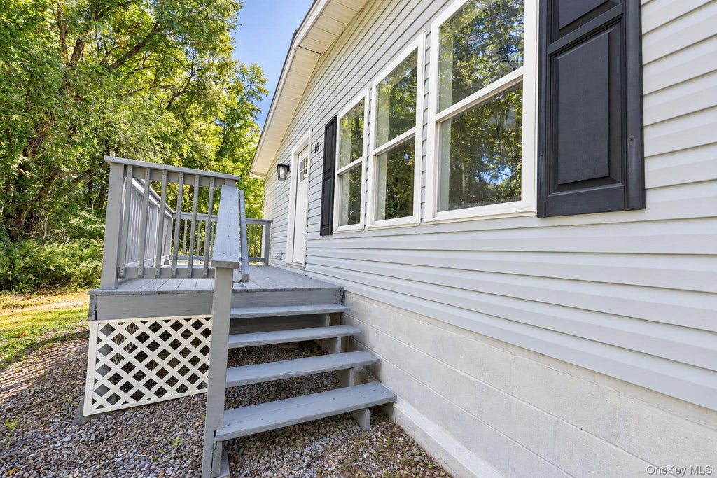 Photo of 10 Spike Horn Road, Saugerties, NY 12477 (MLS # 1051630)