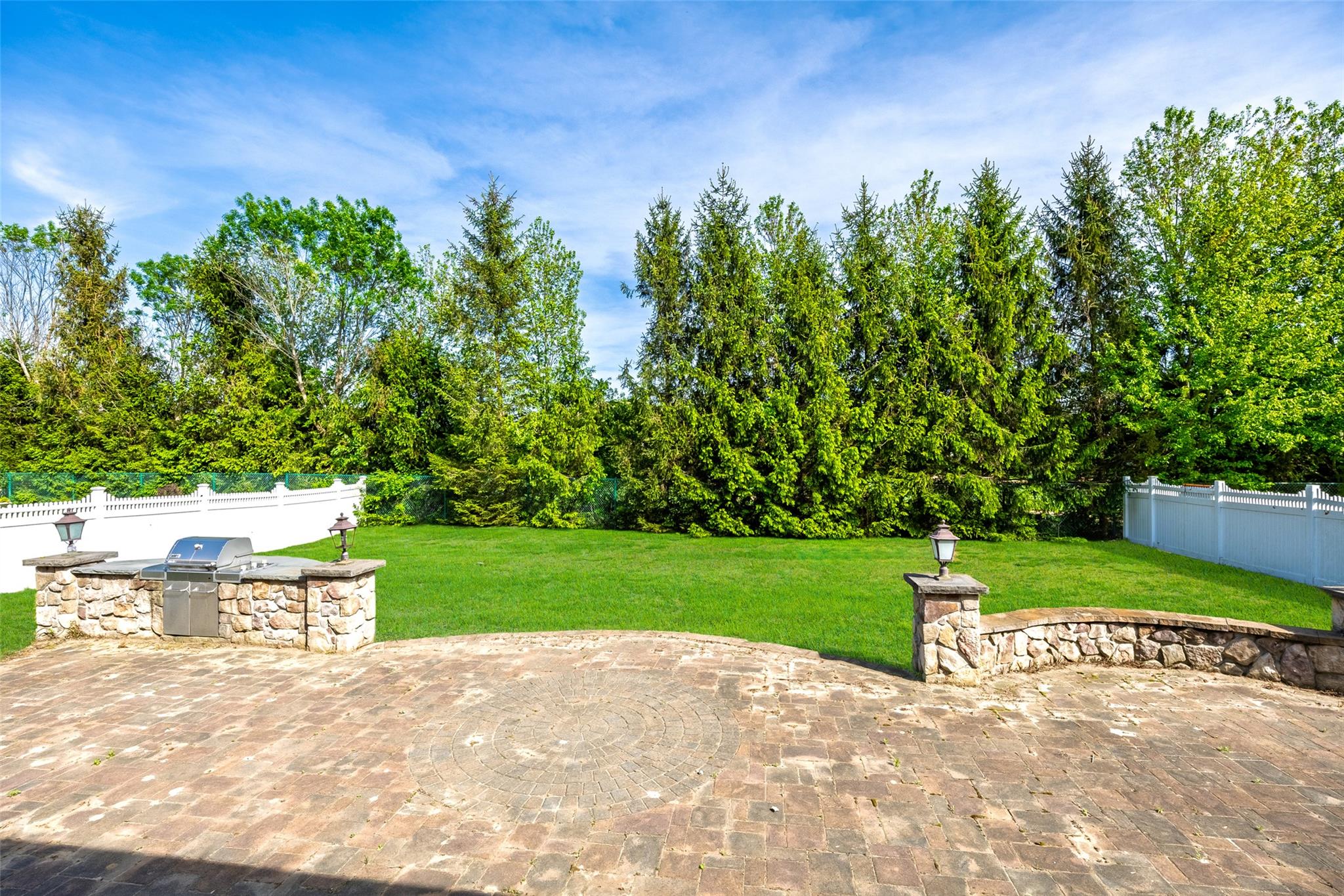 33 Avolet Court, Mount Sinai, New York image 46