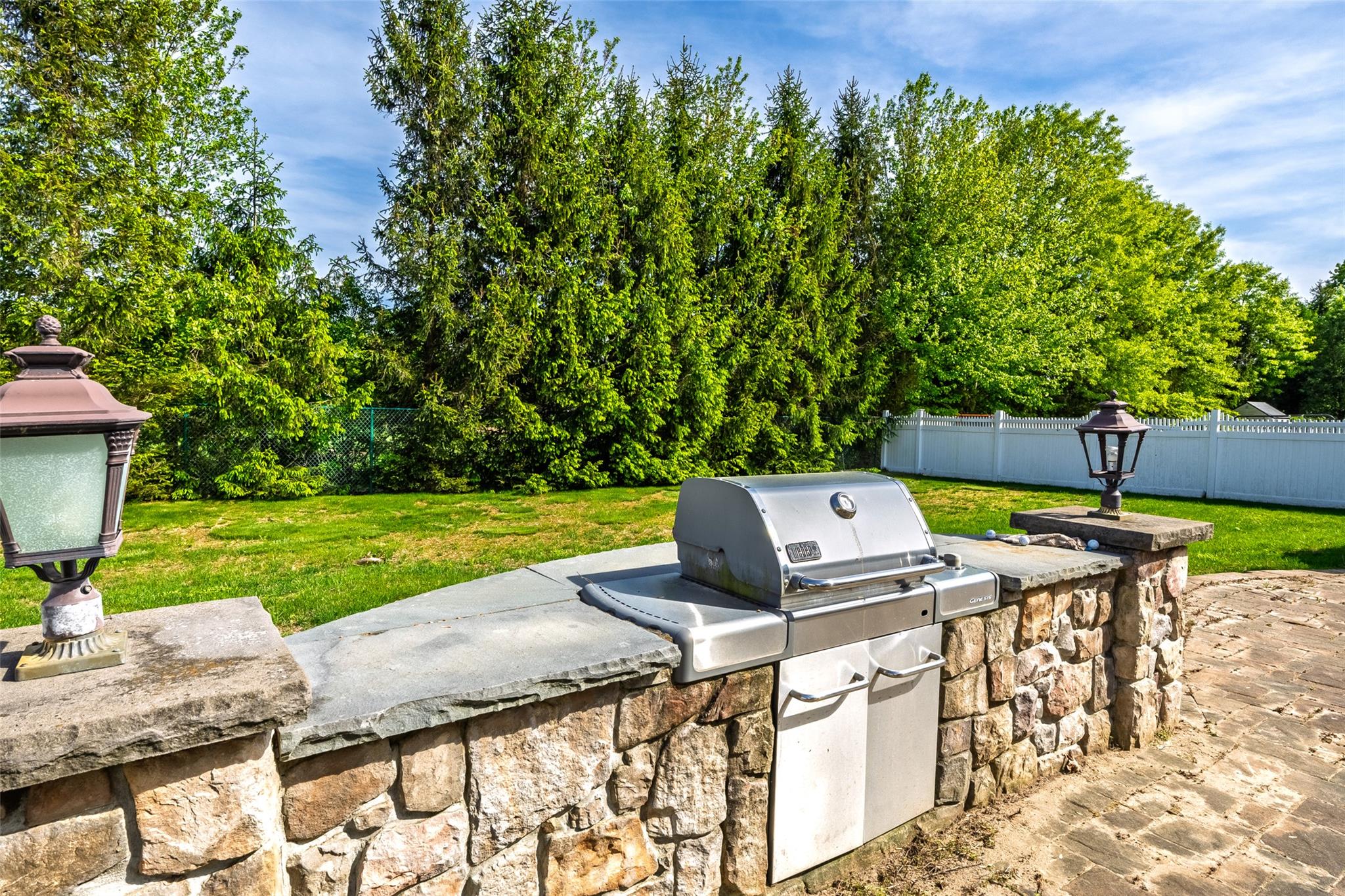 33 Avolet Court, Mount Sinai, New York image 45