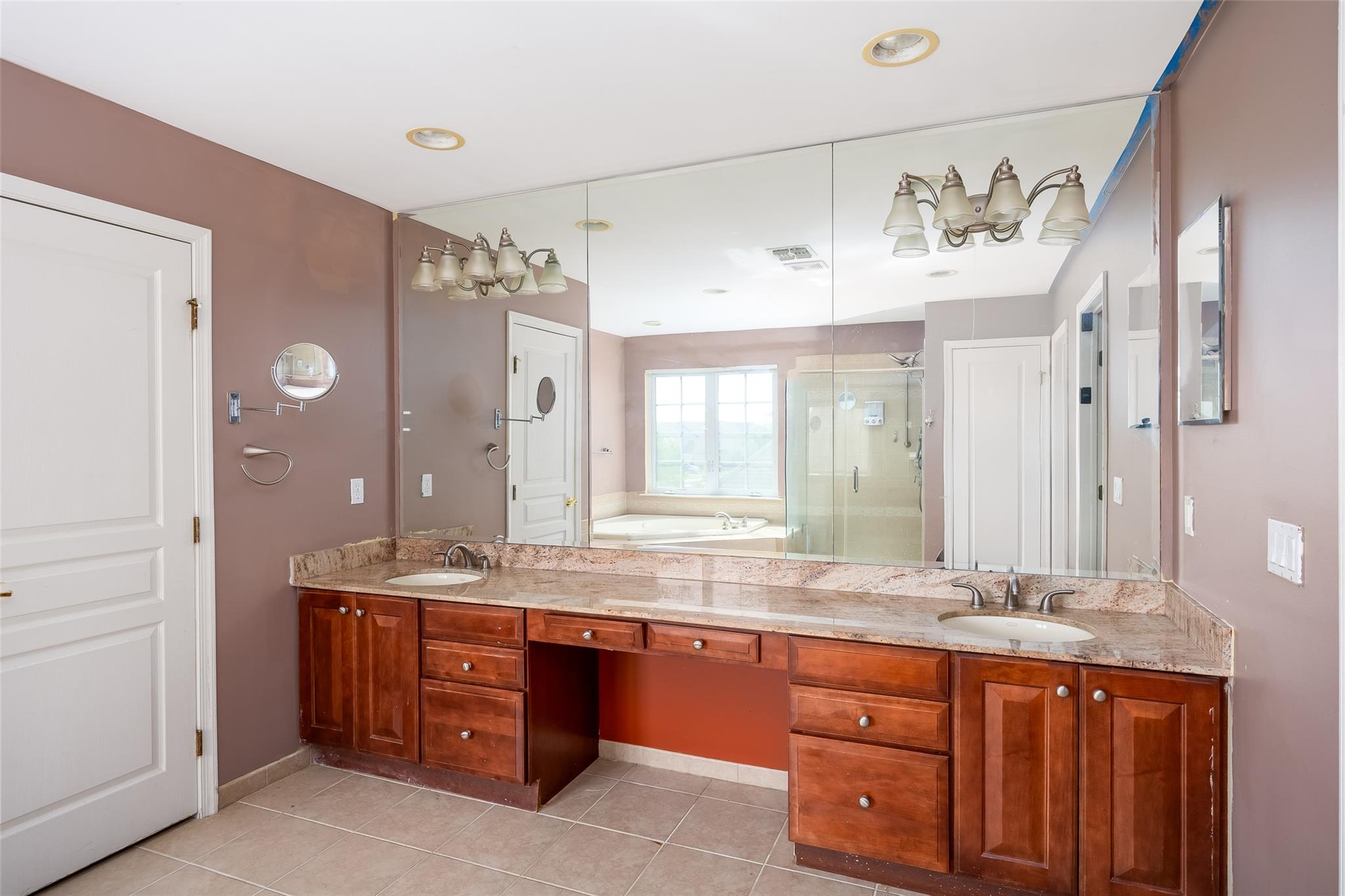 33 Avolet Court, Mount Sinai, New York image 38