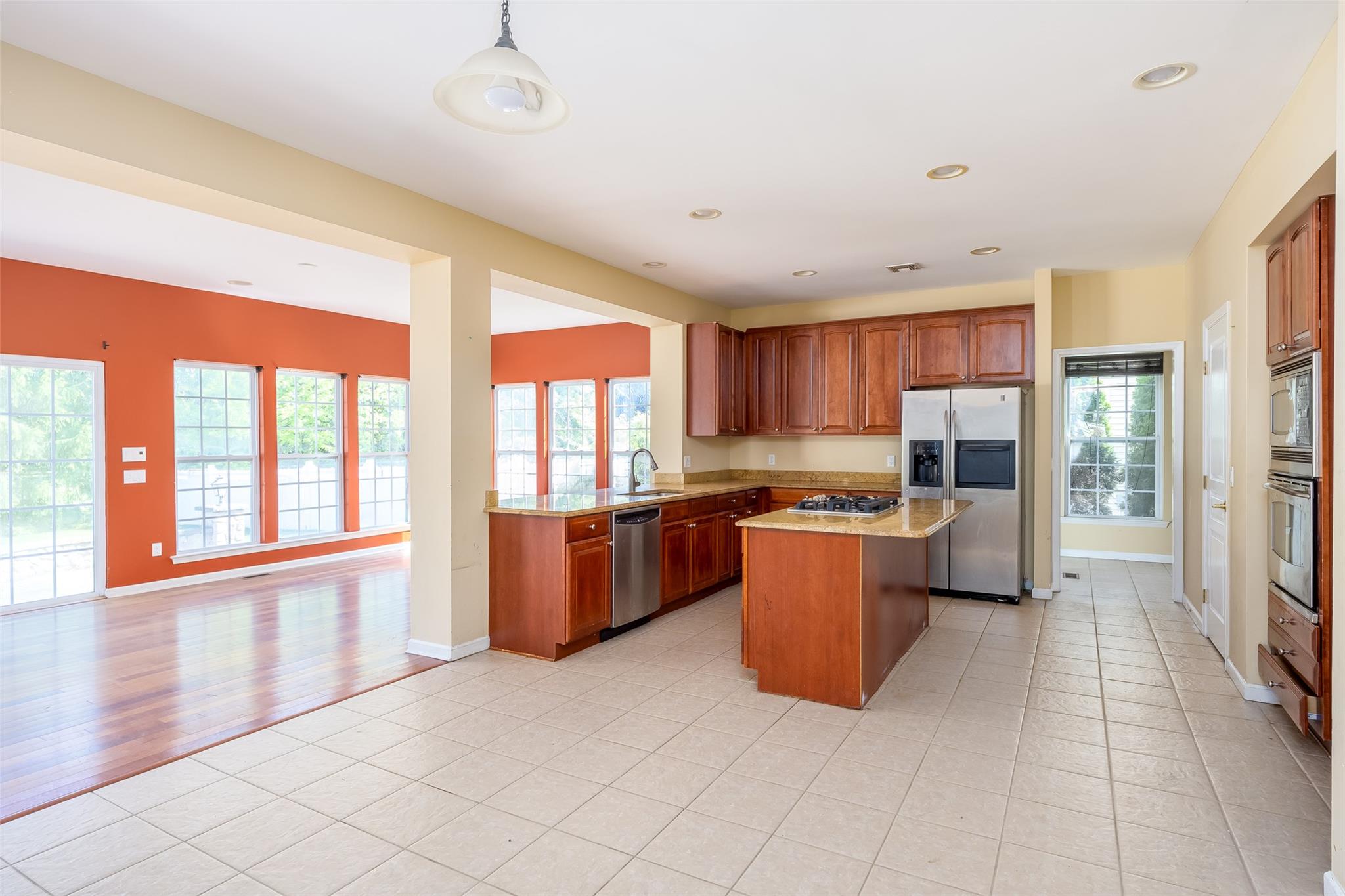33 Avolet Court, Mount Sinai, New York image 11