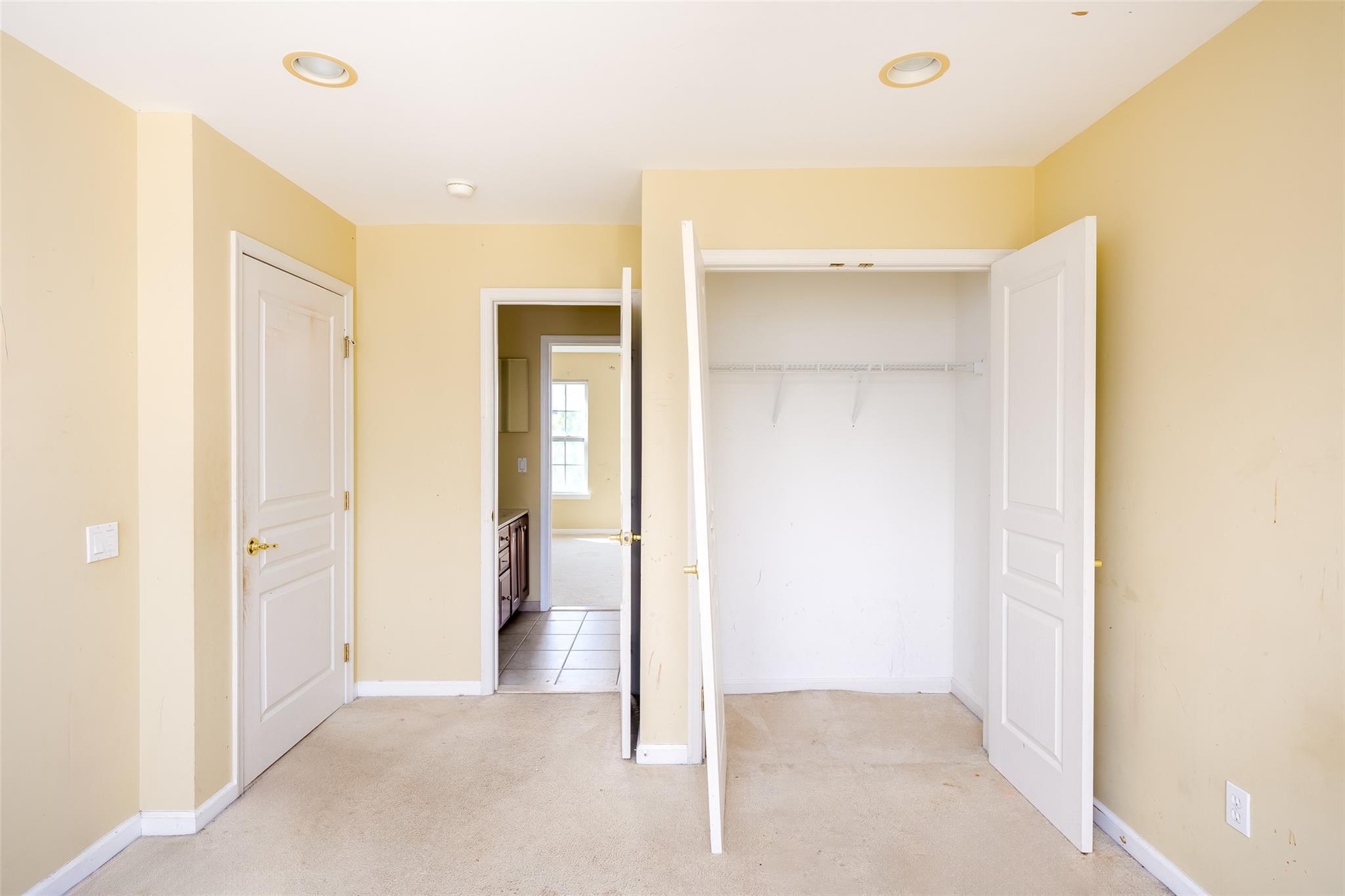 33 Avolet Court, Mount Sinai, New York image 27