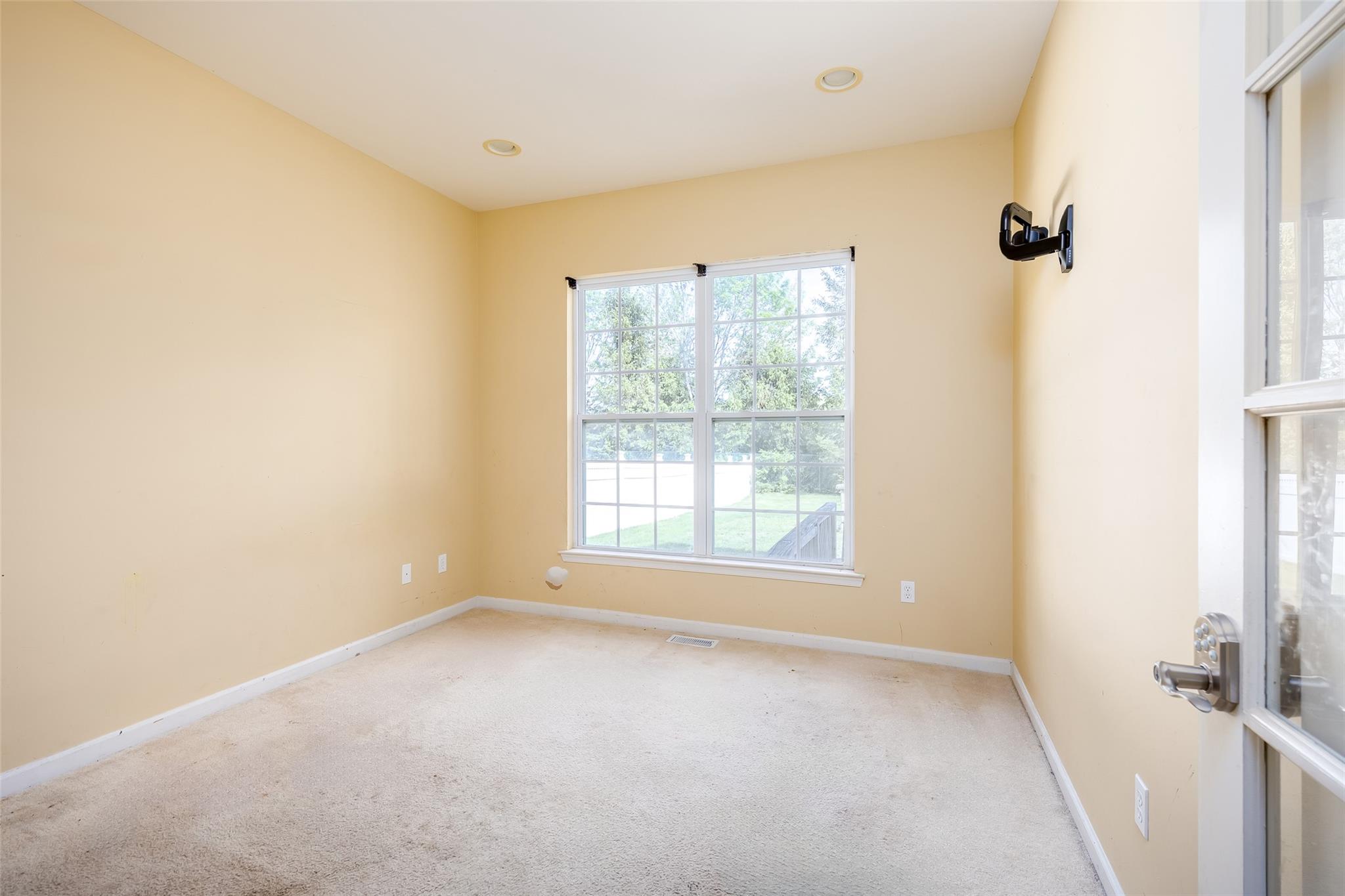 33 Avolet Court, Mount Sinai, New York image 19