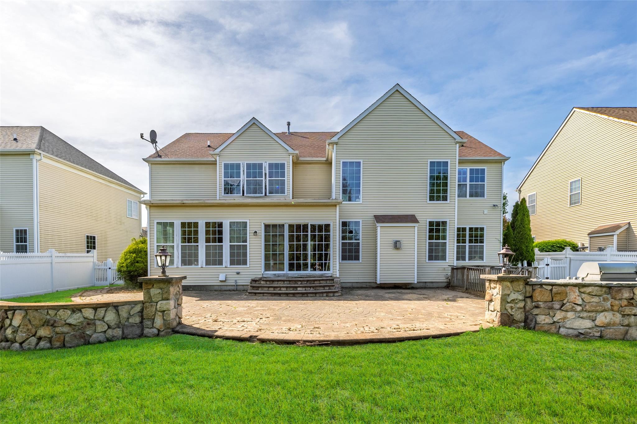 33 Avolet Court, Mount Sinai, New York image 43
