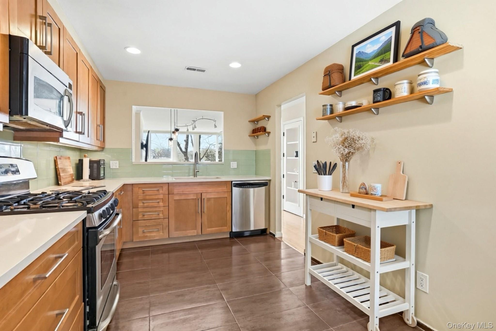 150 N Bedford Road 6D