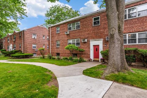 Townhouse For Sale - 81-29 156th Avenue #4<br/> Howard Beach, NY 11414