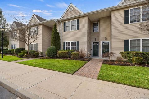 Photo of 827 Portofino Place #827, Melville, NY 11747 (MLS # 907767) Photo of 827 Portofino Place #827, Melville, NY 11747 (MLS # 907767)